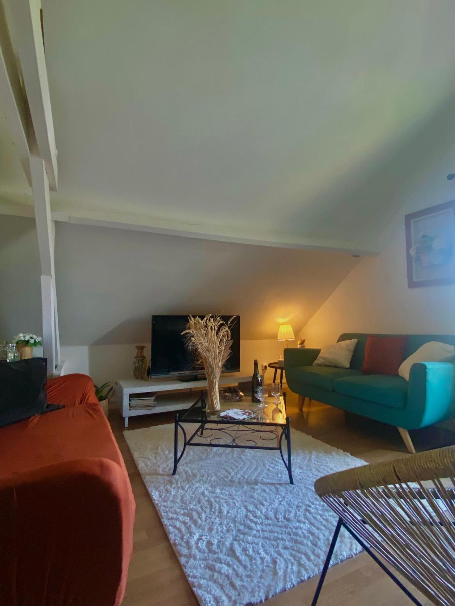 Une Ambiance Cosy Avec Jardin Privatif Nassandres Εξωτερικό φωτογραφία